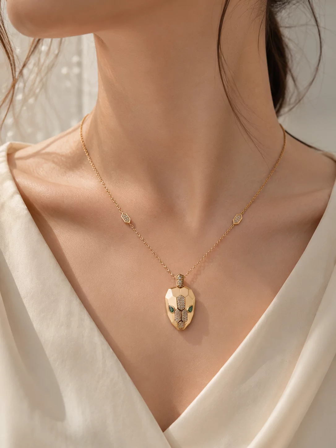 گردنبند سرمار